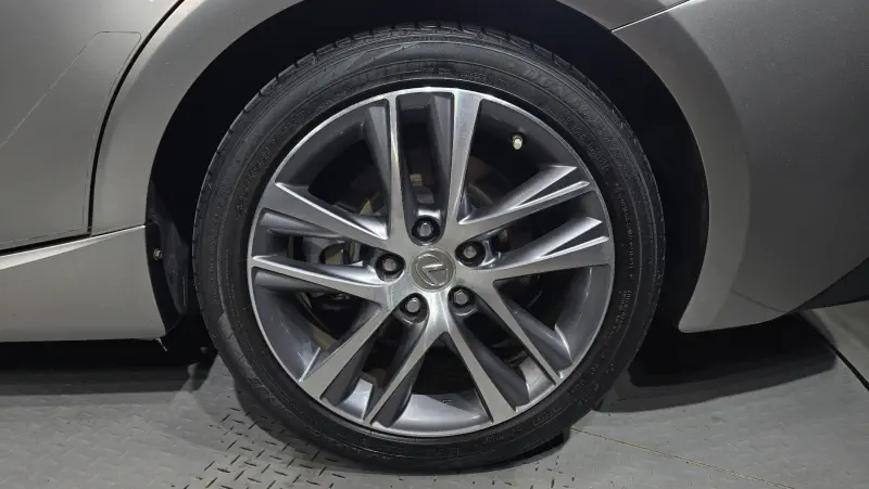 Lexus IS200t