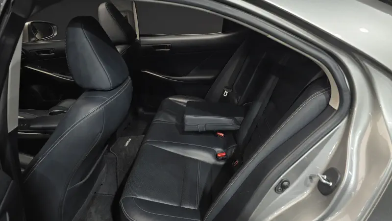 Lexus IS200t