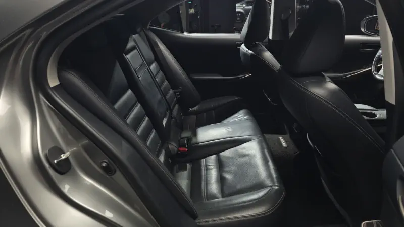 Lexus IS200t