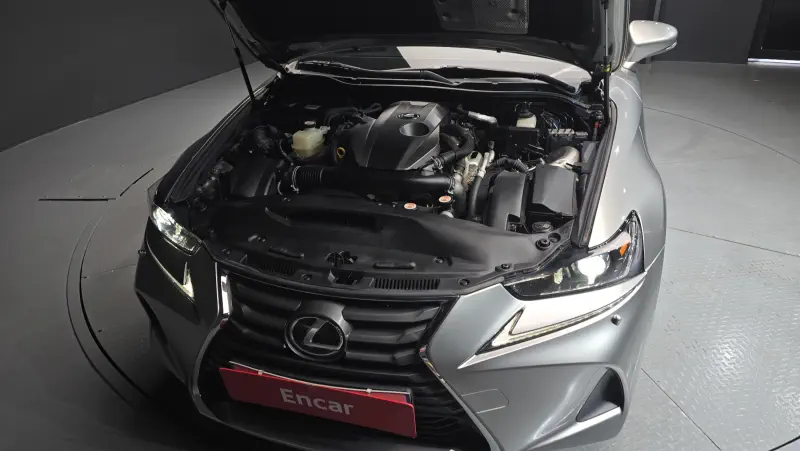 Lexus IS200t
