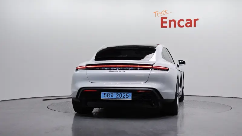 Porsche Taycan