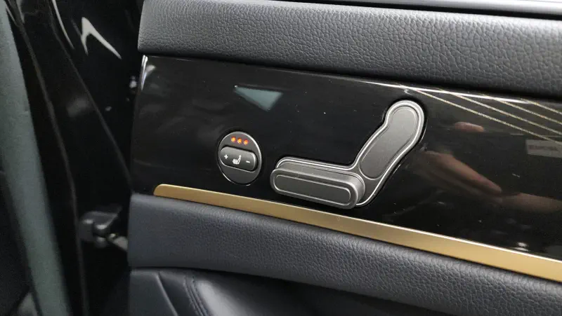 SsangYong Chairman W