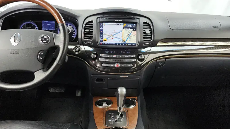 SsangYong Chairman W