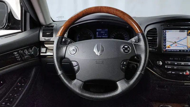SsangYong Chairman W