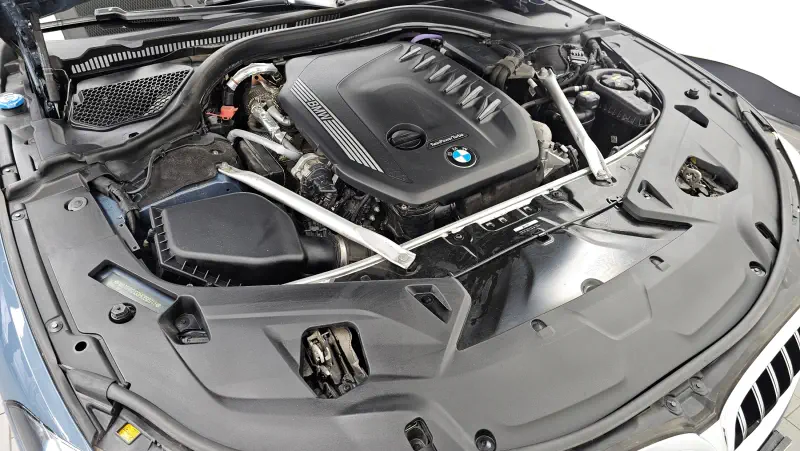 BMW 8-Series