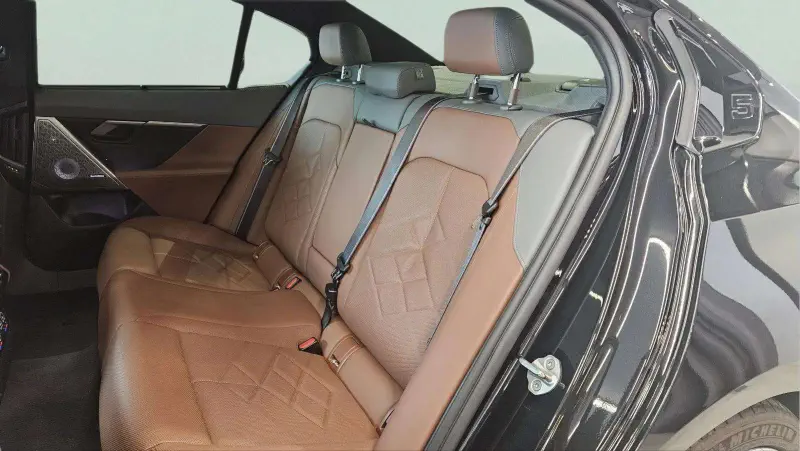 BMW i5