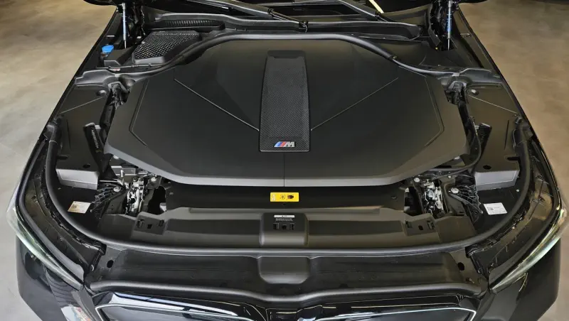 BMW i5