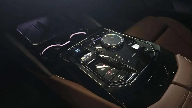 BMW i5
