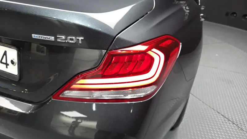 Genesis G70