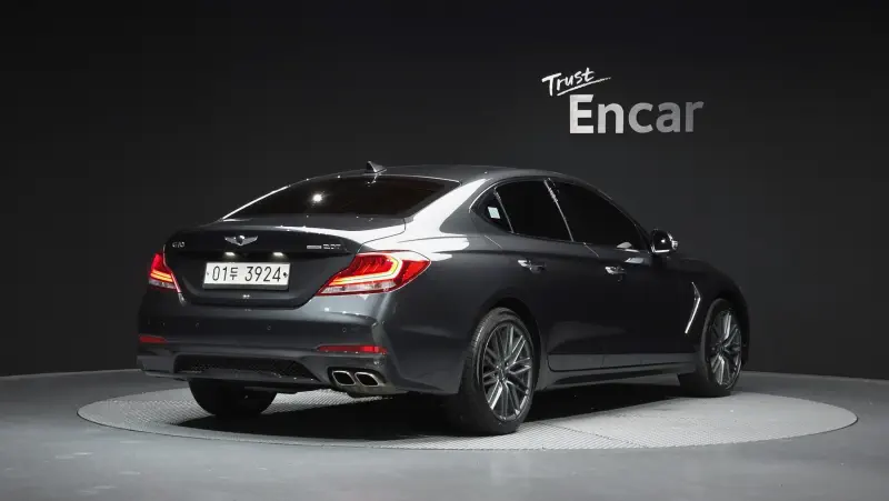Genesis G70