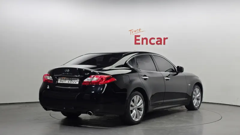 Infiniti M37