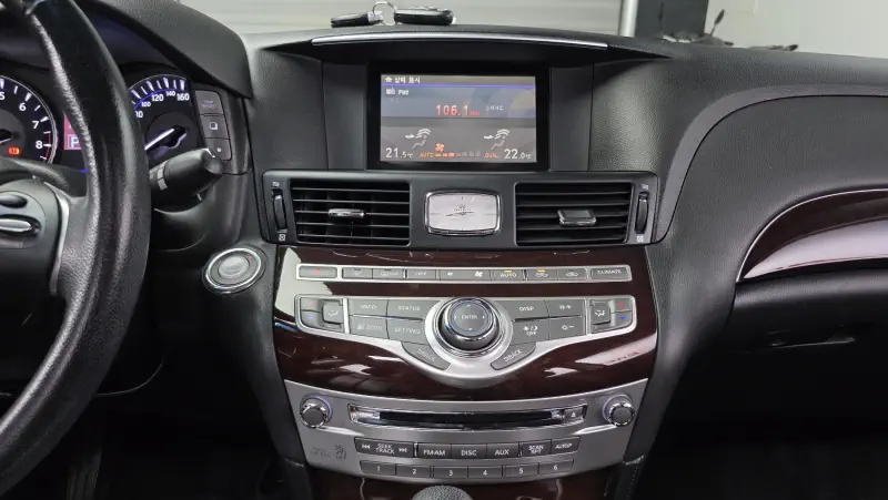 Infiniti M37