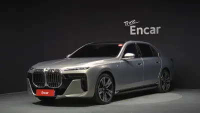BMW i7