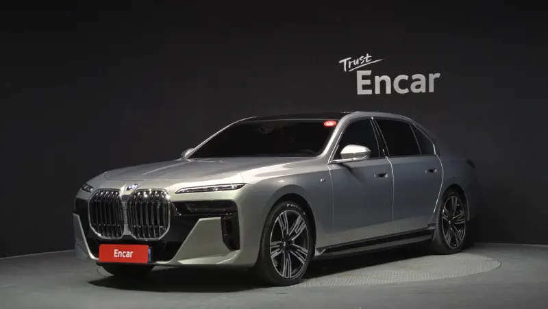 BMW i7
