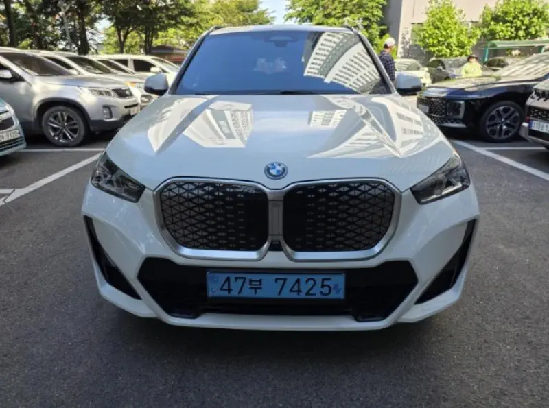 BMW iX1