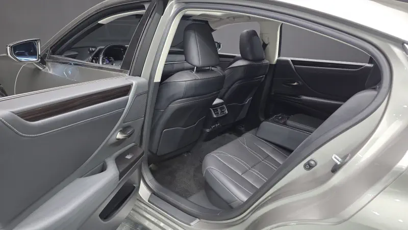 Lexus ES300h