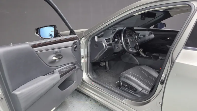 Lexus ES300h