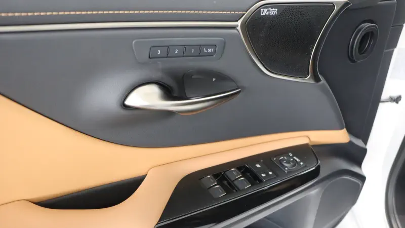 Lexus ES300h