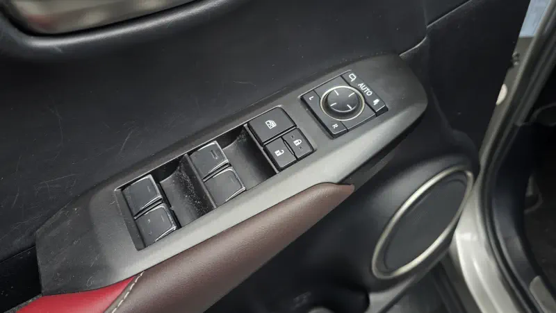 Lexus NX300h