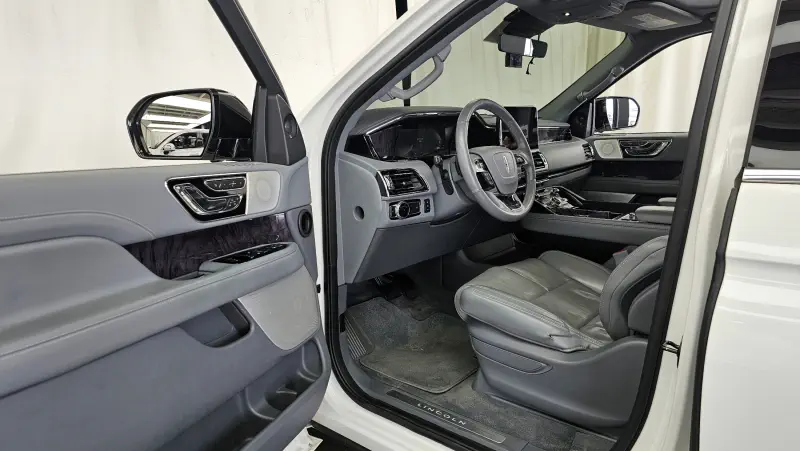 Lincoln Navigator