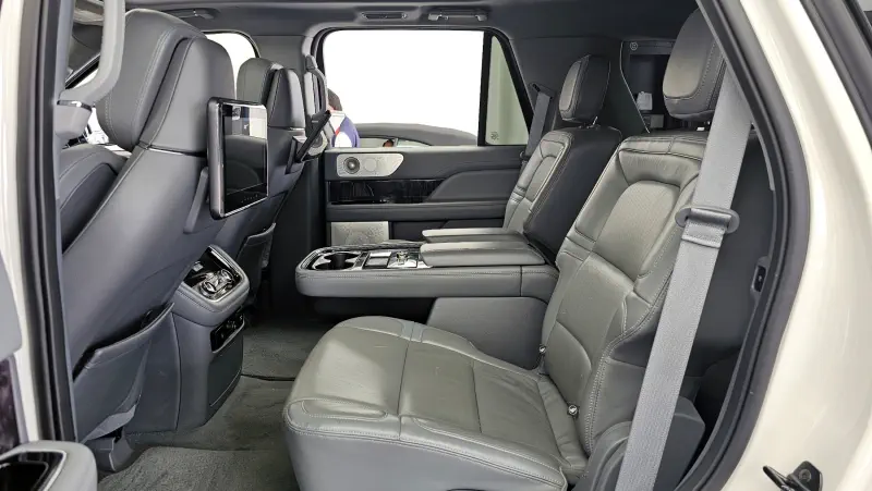 Lincoln Navigator