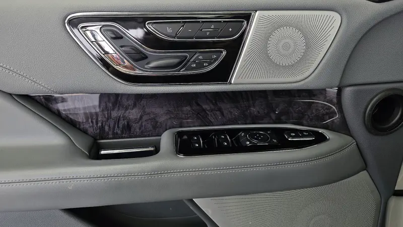 Lincoln Navigator
