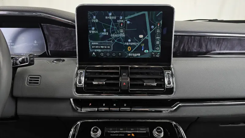 Lincoln Navigator