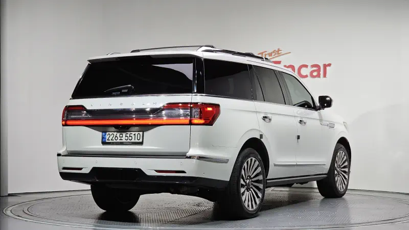 Lincoln Navigator