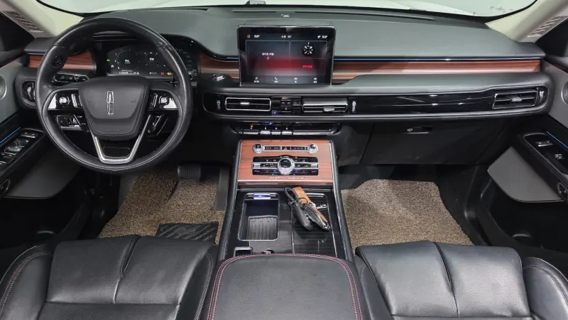 Lincoln Aviator