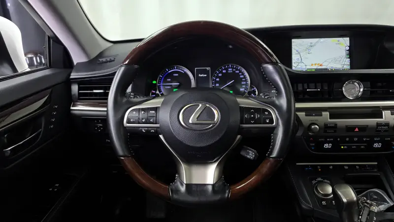 Lexus ES300h