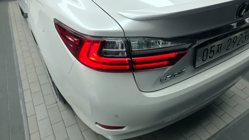 Lexus ES300h