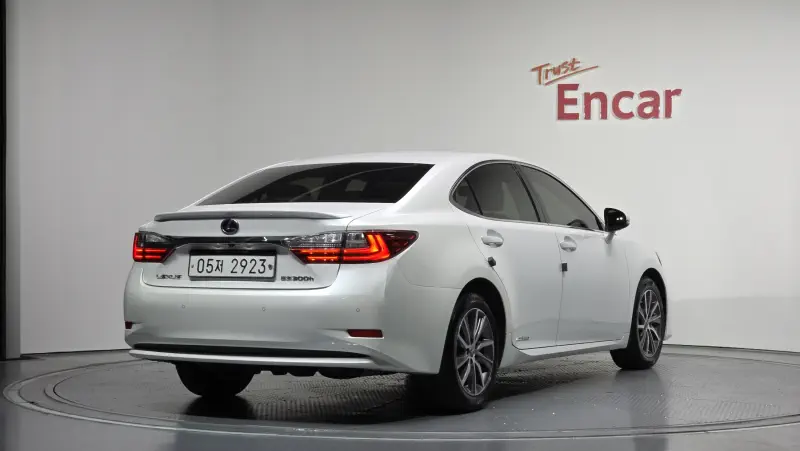 Lexus ES300h