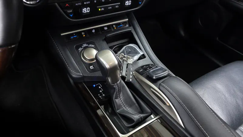 Lexus ES300h
