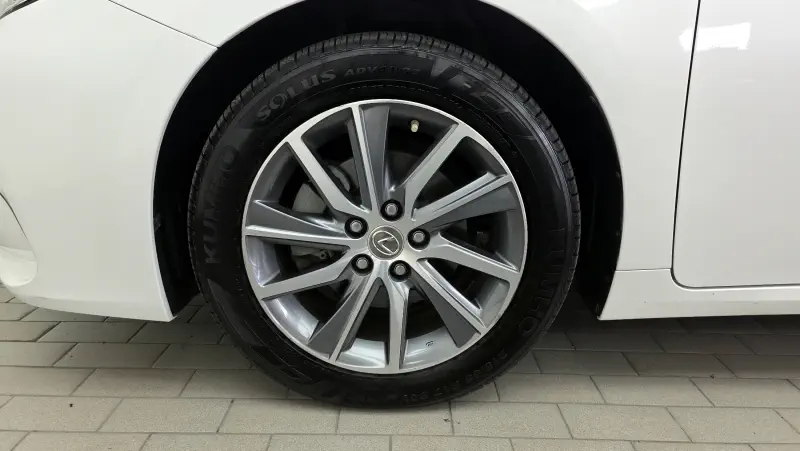 Lexus ES300h