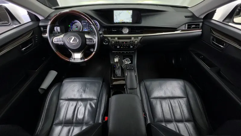 Lexus ES300h