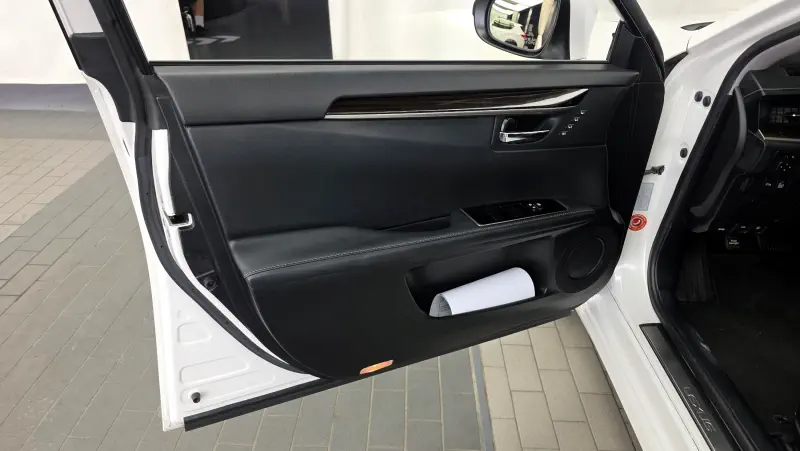 Lexus ES300h