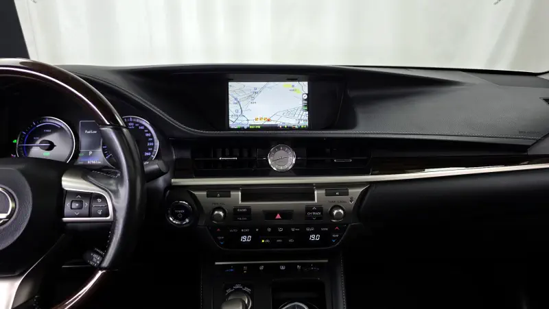 Lexus ES300h