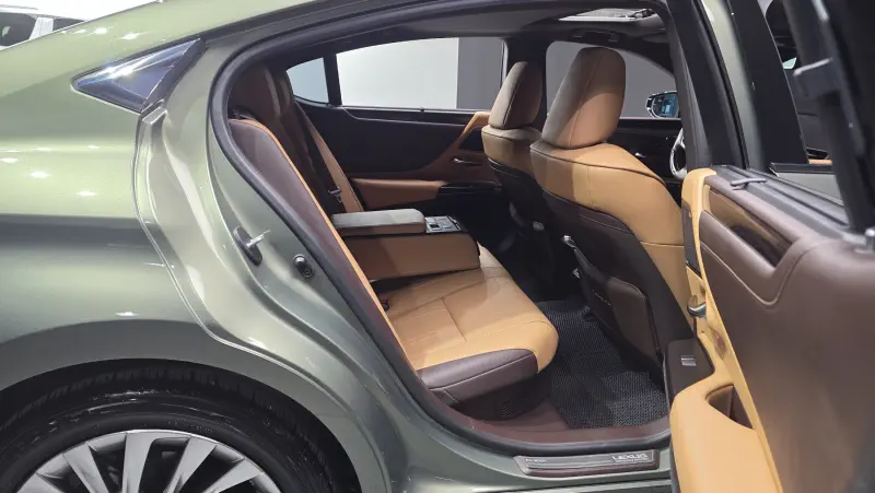 Lexus ES300h