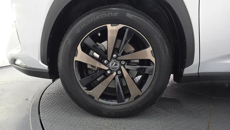Lexus NX300h