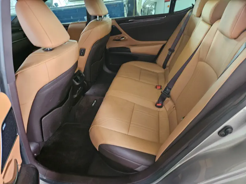 Lexus ES300h
