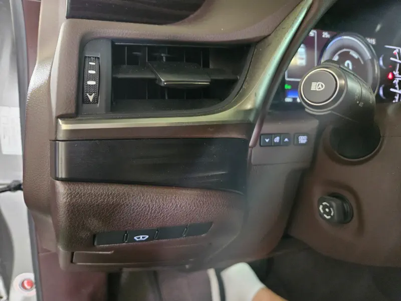 Lexus ES300h