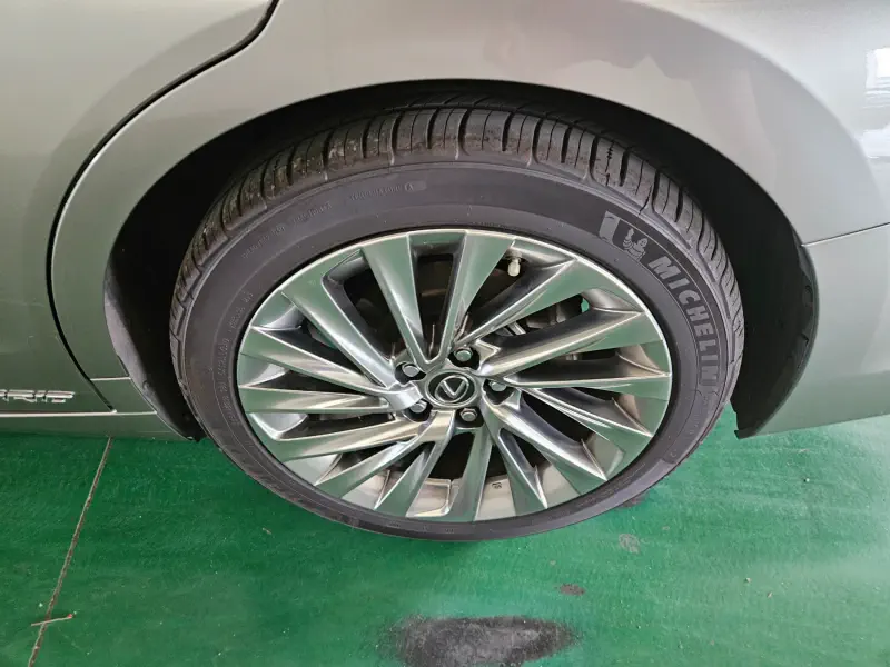 Lexus ES300h