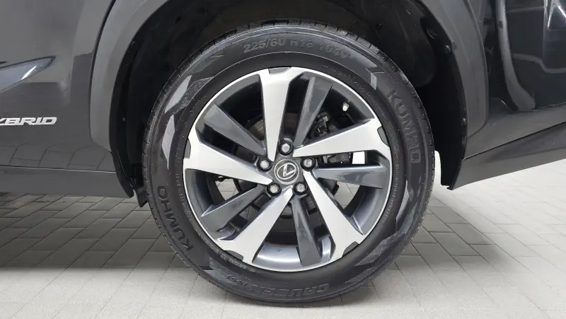 Lexus NX300h
