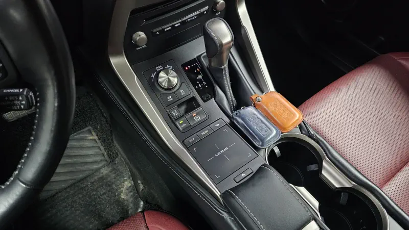 Lexus NX300h