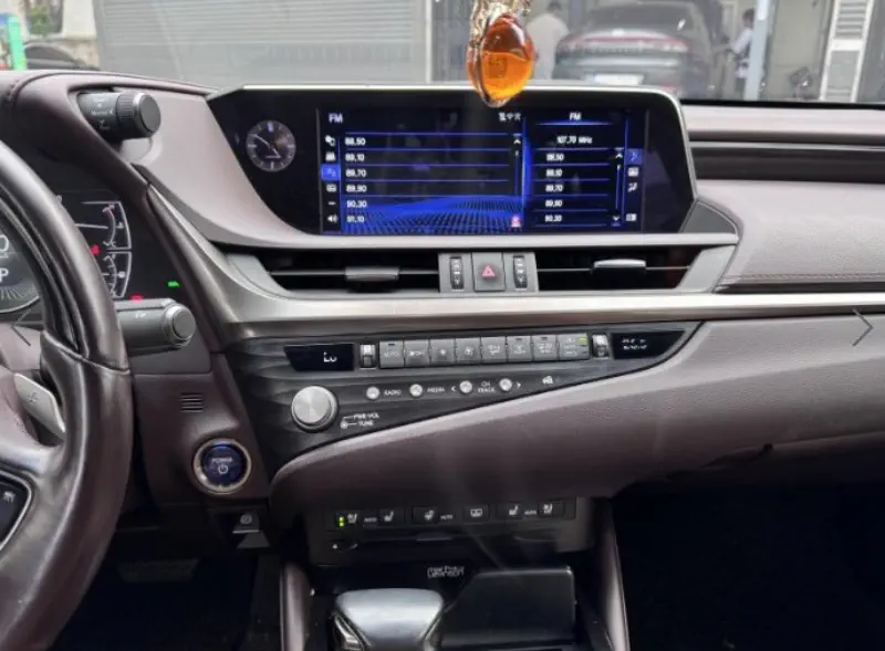 Lexus ES300h