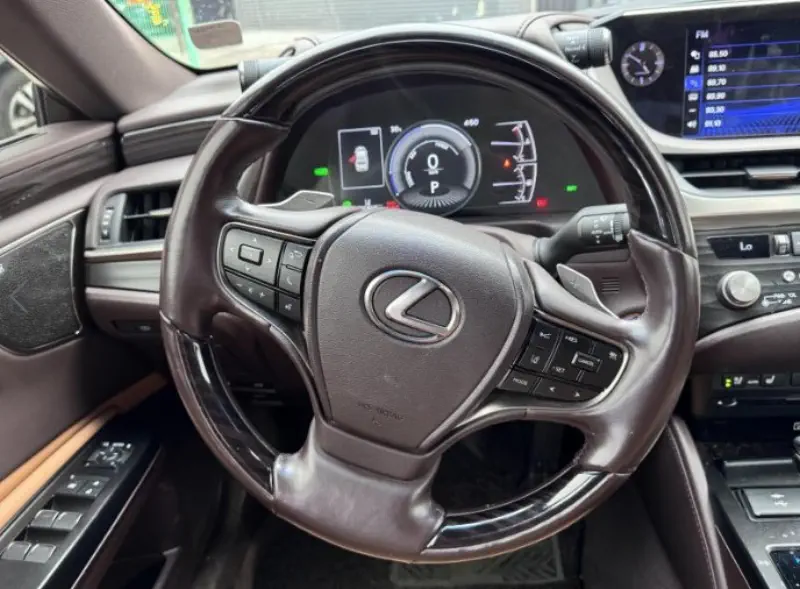 Lexus ES300h