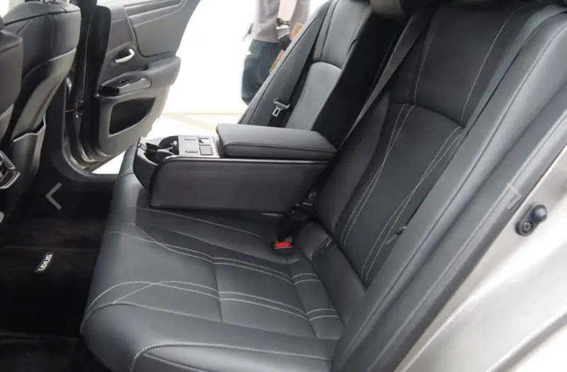Lexus ES300h
