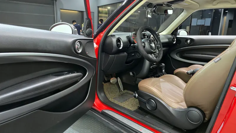 MINI Paceman