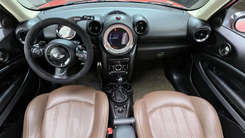 MINI Paceman