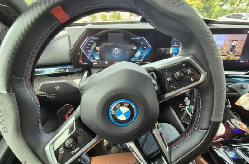 BMW i5